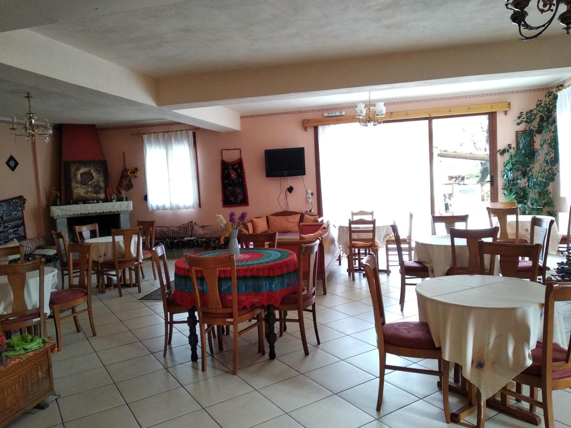 维蒂纳 To Spiti Tis Irinis酒店 外观 照片